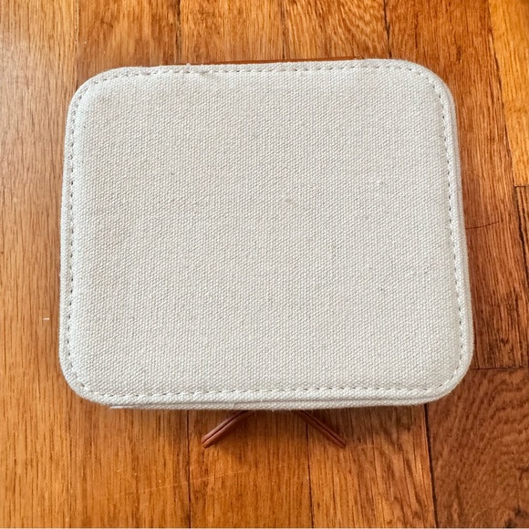 Johnny Was set of 2 Tote Bags - Picture 8 of 9